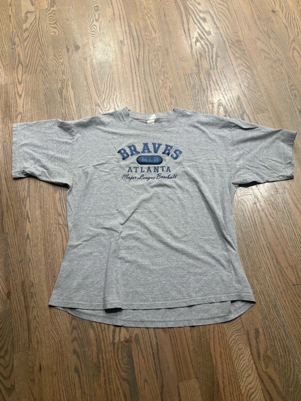 Lee Gray Tee with Navy Atlanta Braves Logo